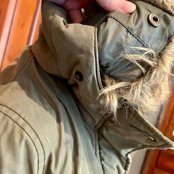 Abercrombie & Fitch Women's Olive Green Sherpa Lined Fur Parka Coat Size Small - Picture 4 of 13